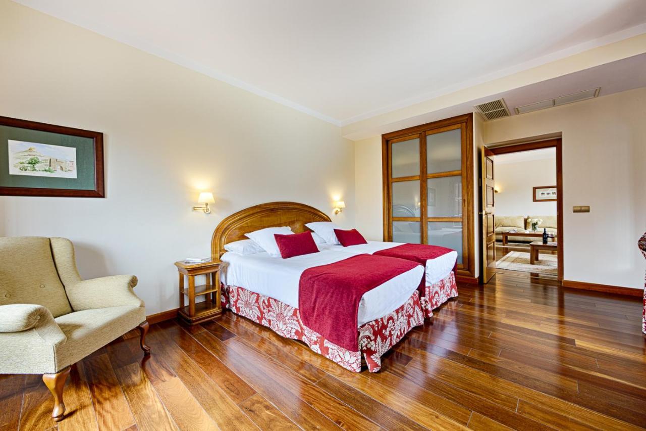 Azz Penafiel Las Claras Hotel & Spa Extérieur photo