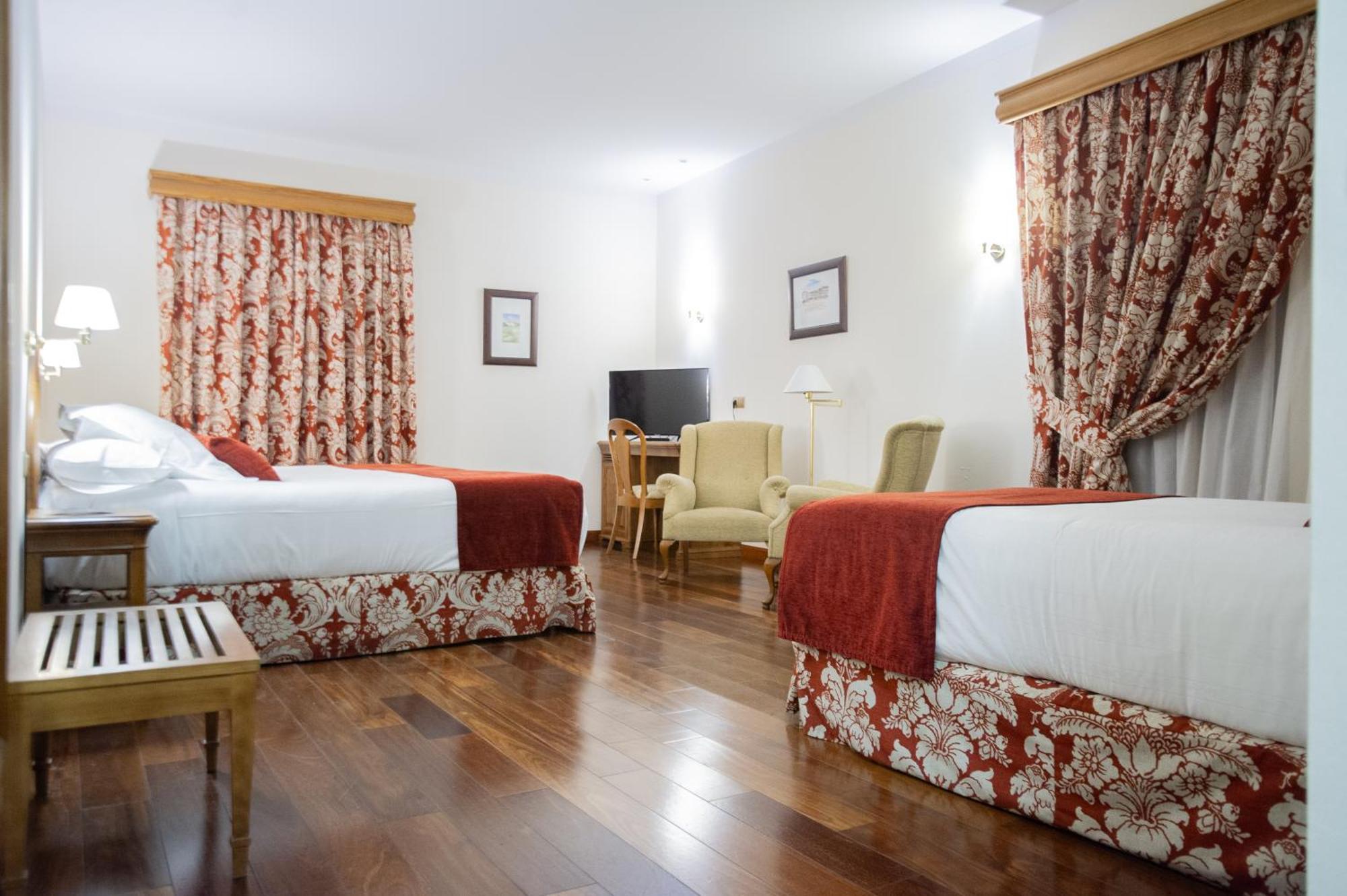 Azz Penafiel Las Claras Hotel & Spa Extérieur photo