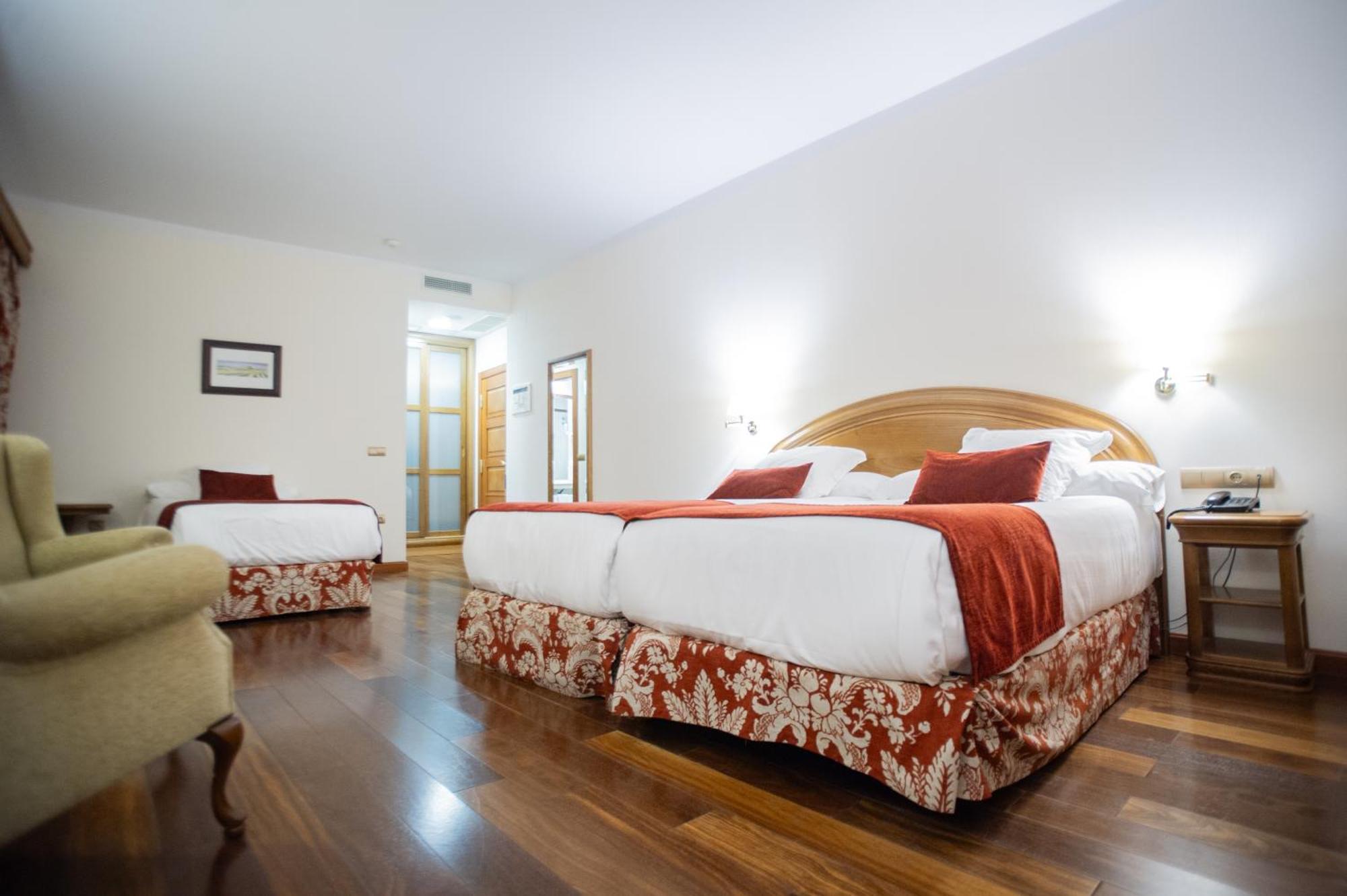 Azz Penafiel Las Claras Hotel & Spa Extérieur photo